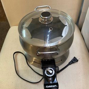Used only twice Cuisinart electing electric fondue pot set